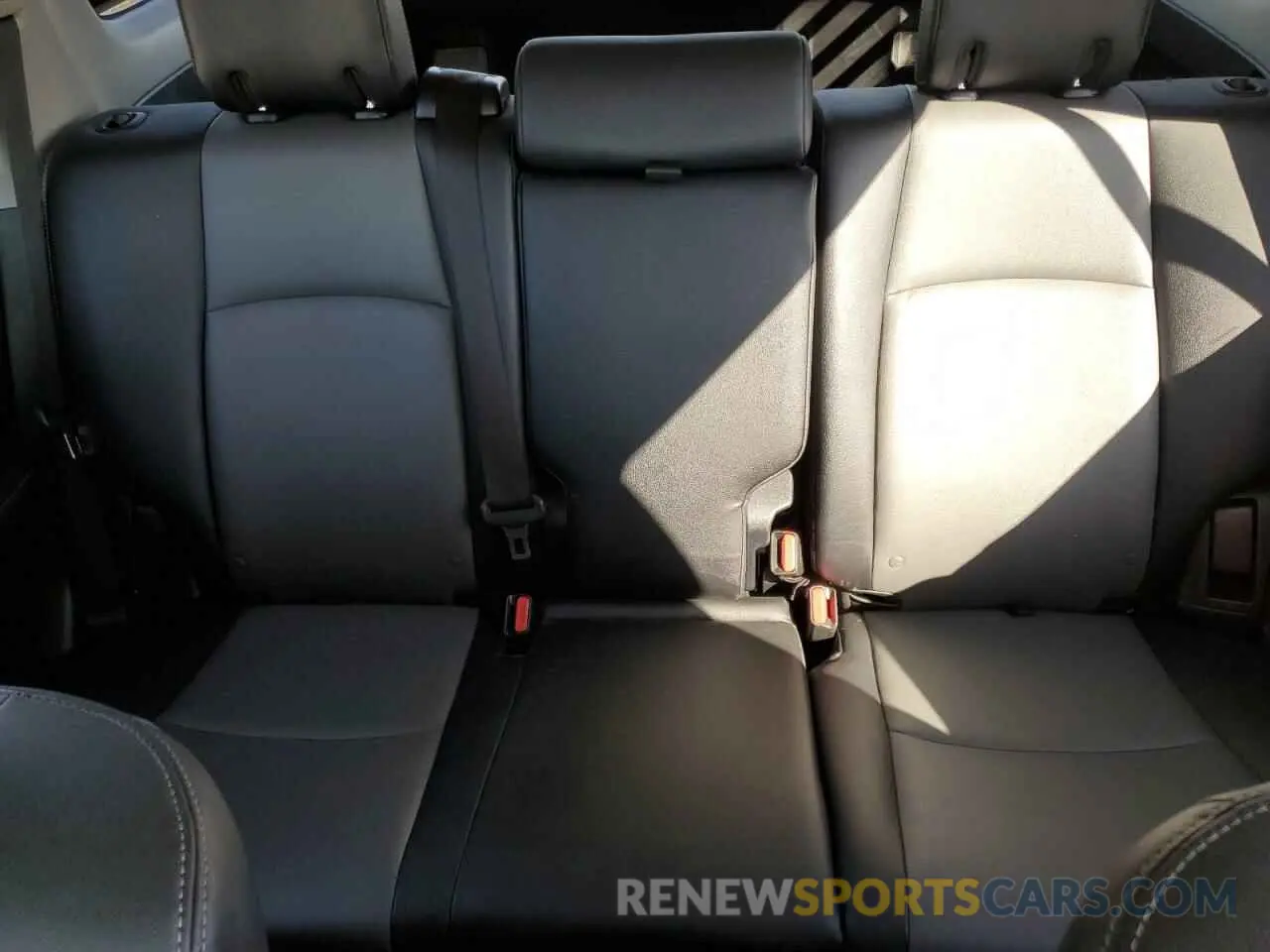 10 fotografías del automóvil dañado JTENU5JR8M5936098 TOYOTA 4RUNNER 2021