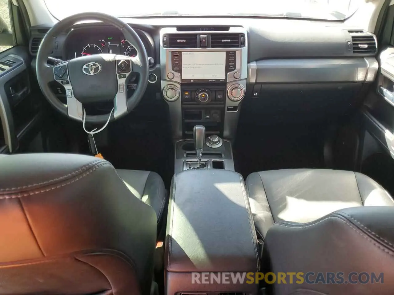 8 fotografías del automóvil dañado JTENU5JR8M5936098 TOYOTA 4RUNNER 2021