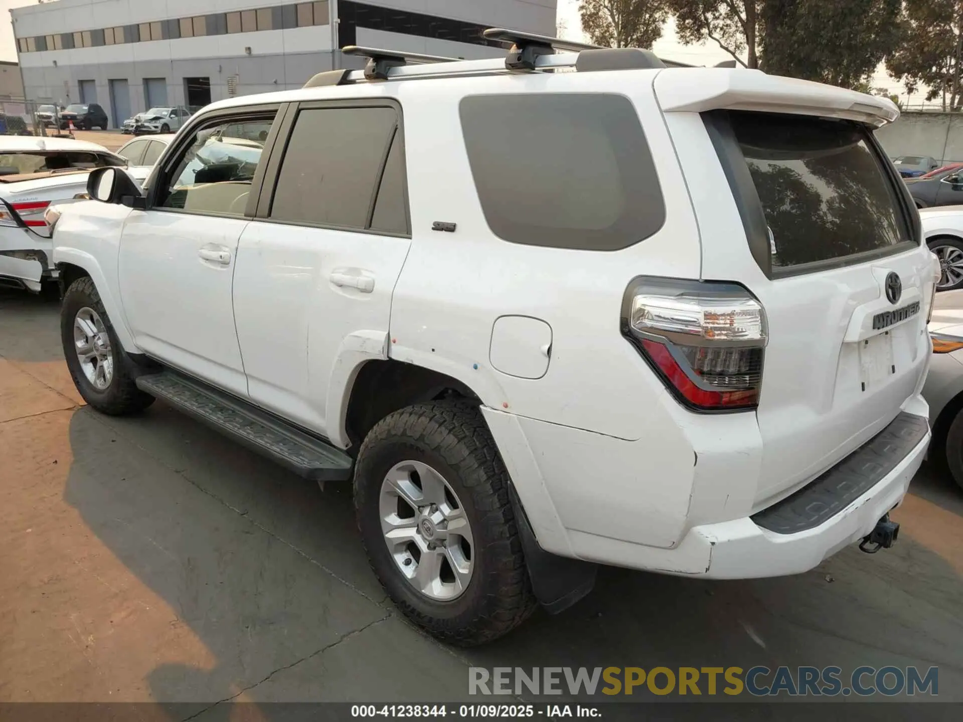 3 fotografías del automóvil dañado JTENU5JR9M5930729 TOYOTA 4RUNNER 2021