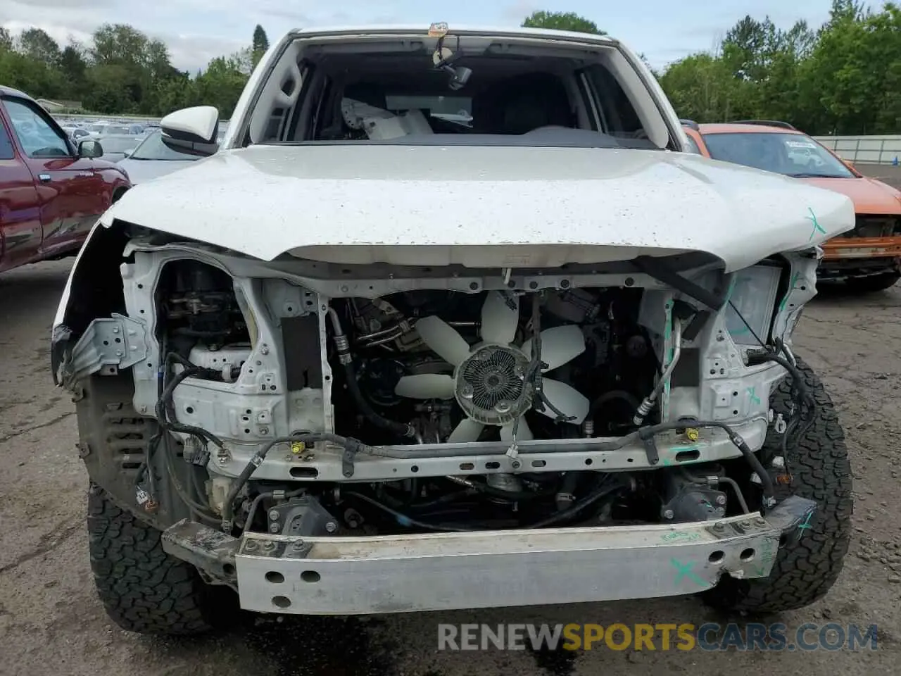 5 fotografías del automóvil dañado JTENU5JRXM5894081 TOYOTA 4RUNNER 2021