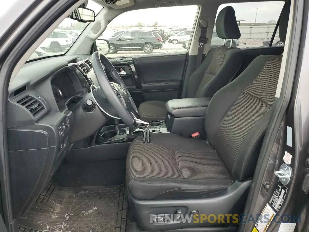 7 fotografías del automóvil dañado JTEPU5JR0M5928702 TOYOTA 4RUNNER 2021