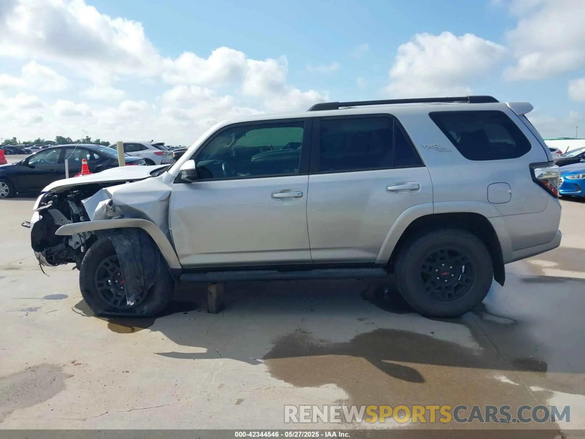 13 fotografías del automóvil dañado JTEPU5JR2M5889613 TOYOTA 4RUNNER 2021