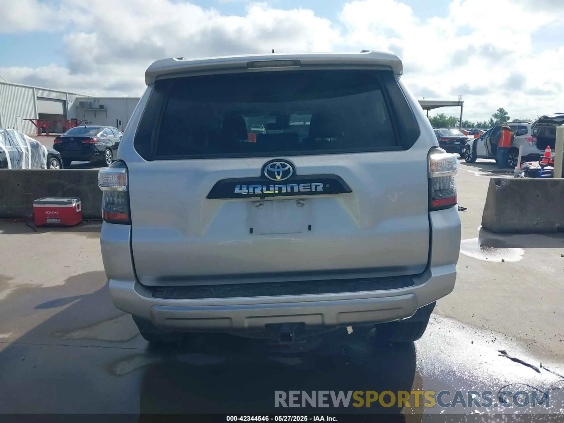 15 fotografías del automóvil dañado JTEPU5JR2M5889613 TOYOTA 4RUNNER 2021