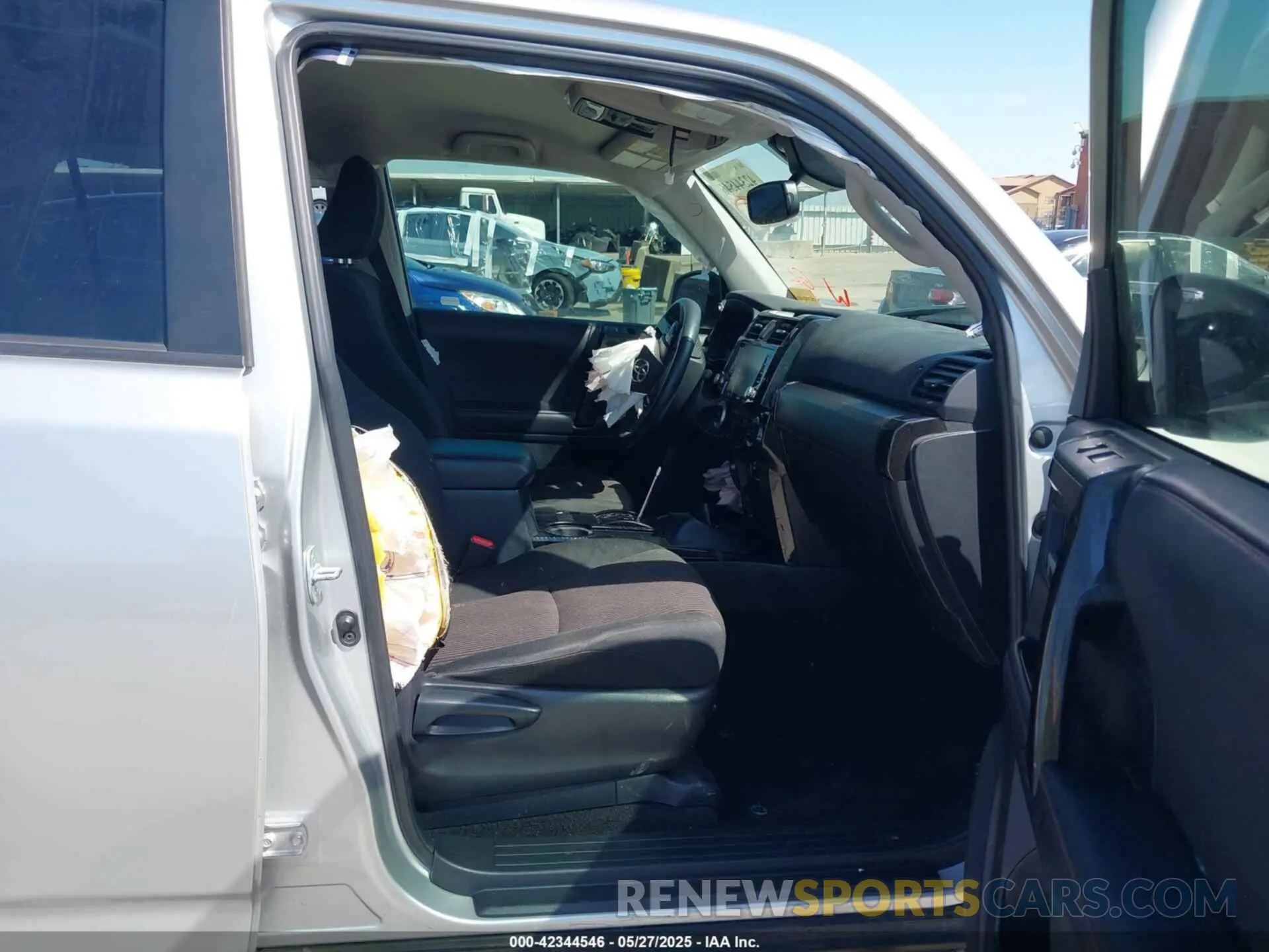 5 fotografías del automóvil dañado JTEPU5JR2M5889613 TOYOTA 4RUNNER 2021