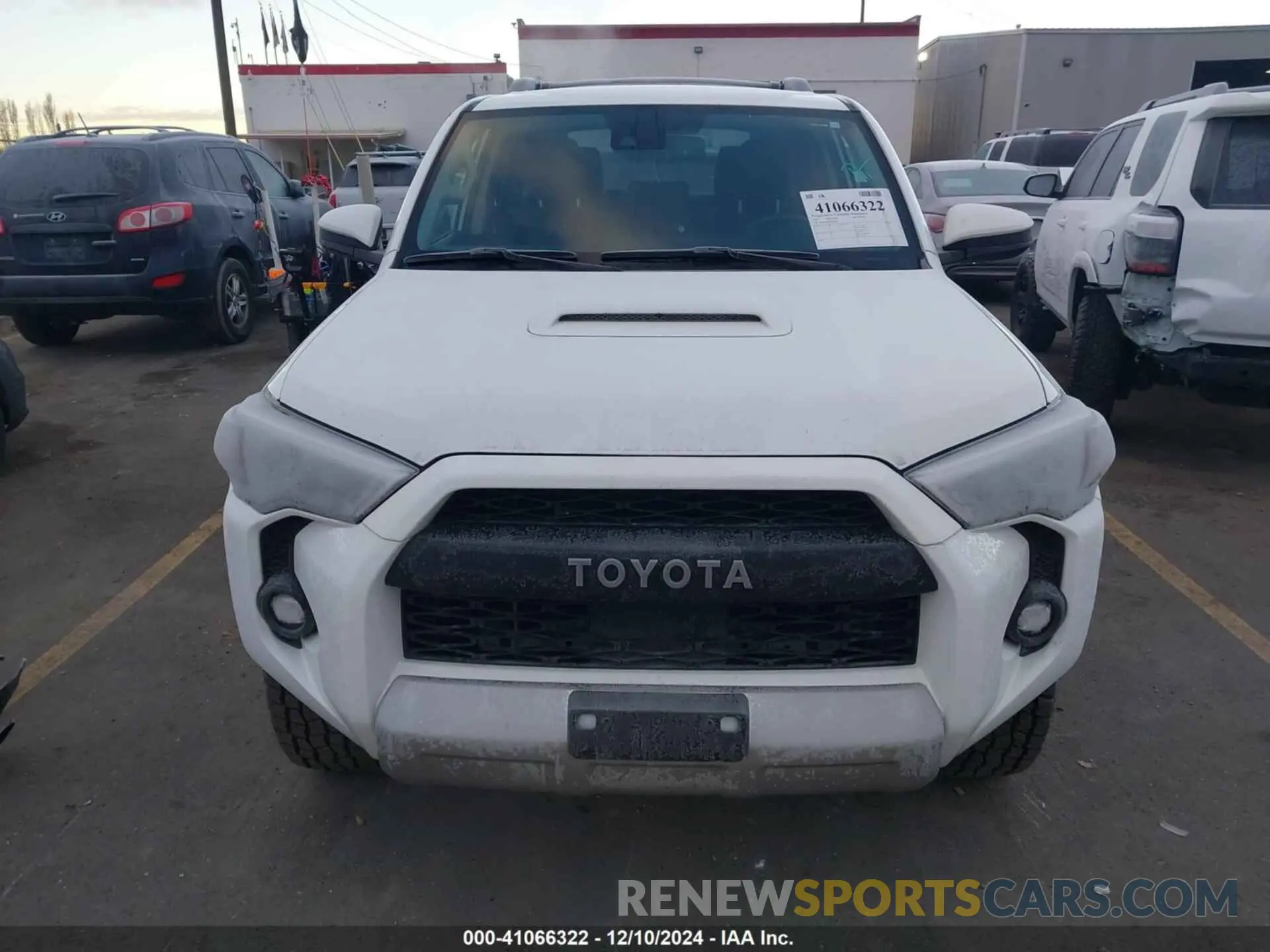 10 fotografías del automóvil dañado JTEPU5JR3M5918035 TOYOTA 4RUNNER 2021