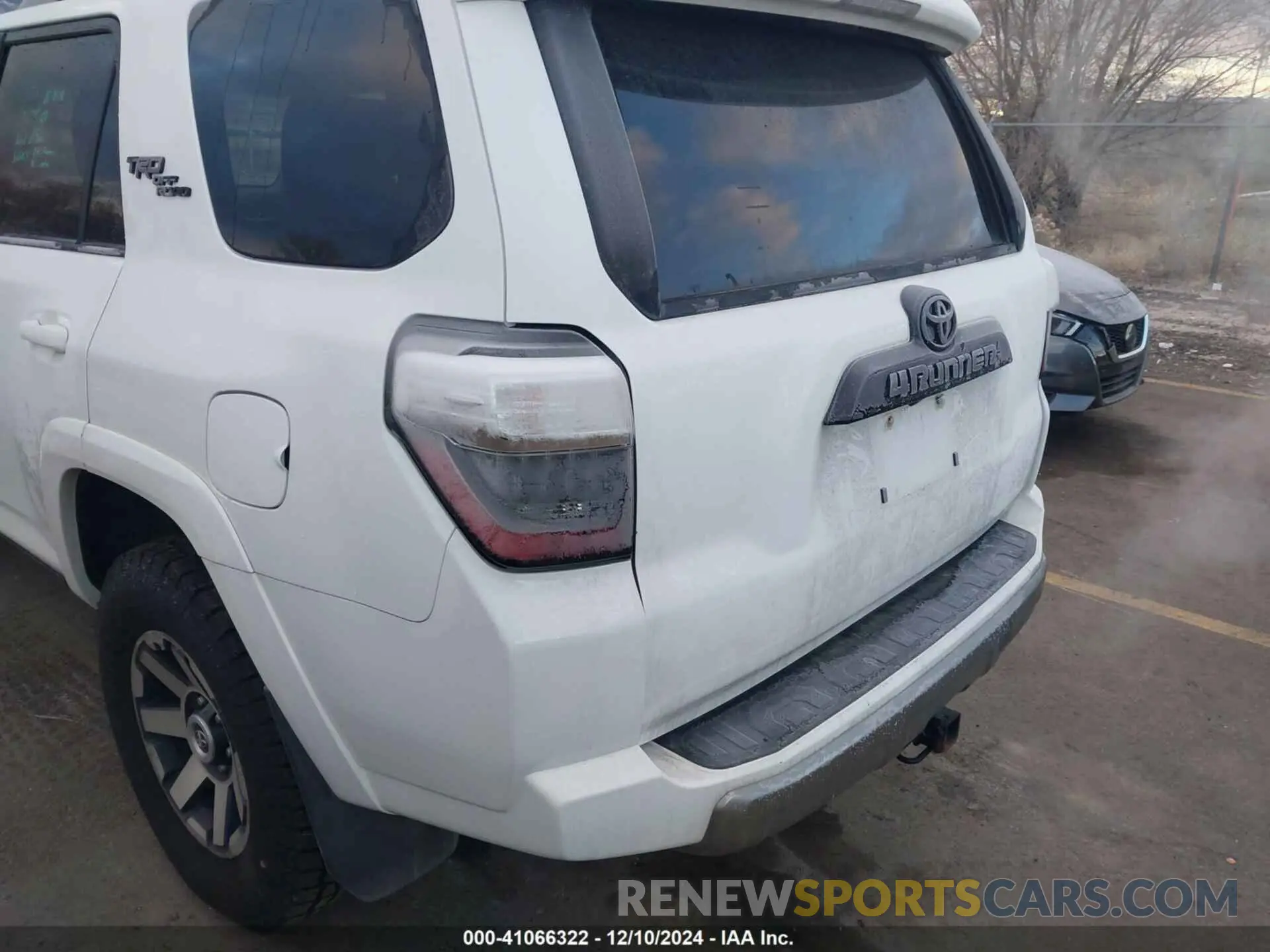 5 fotografías del automóvil dañado JTEPU5JR3M5918035 TOYOTA 4RUNNER 2021