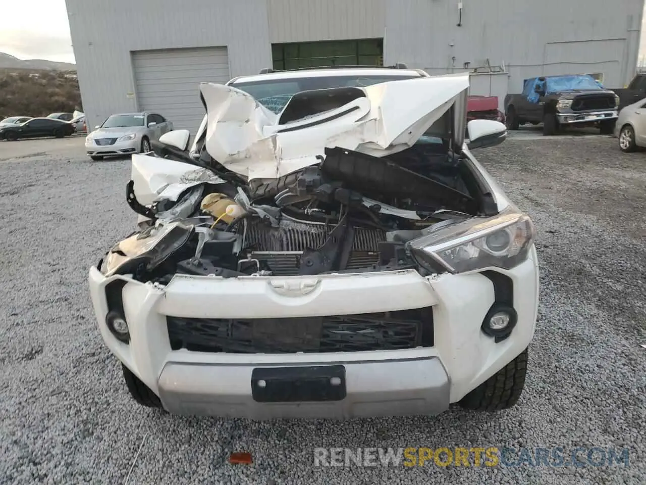 5 fotografías del automóvil dañado JTERU5JR0M5860300 TOYOTA 4RUNNER 2021