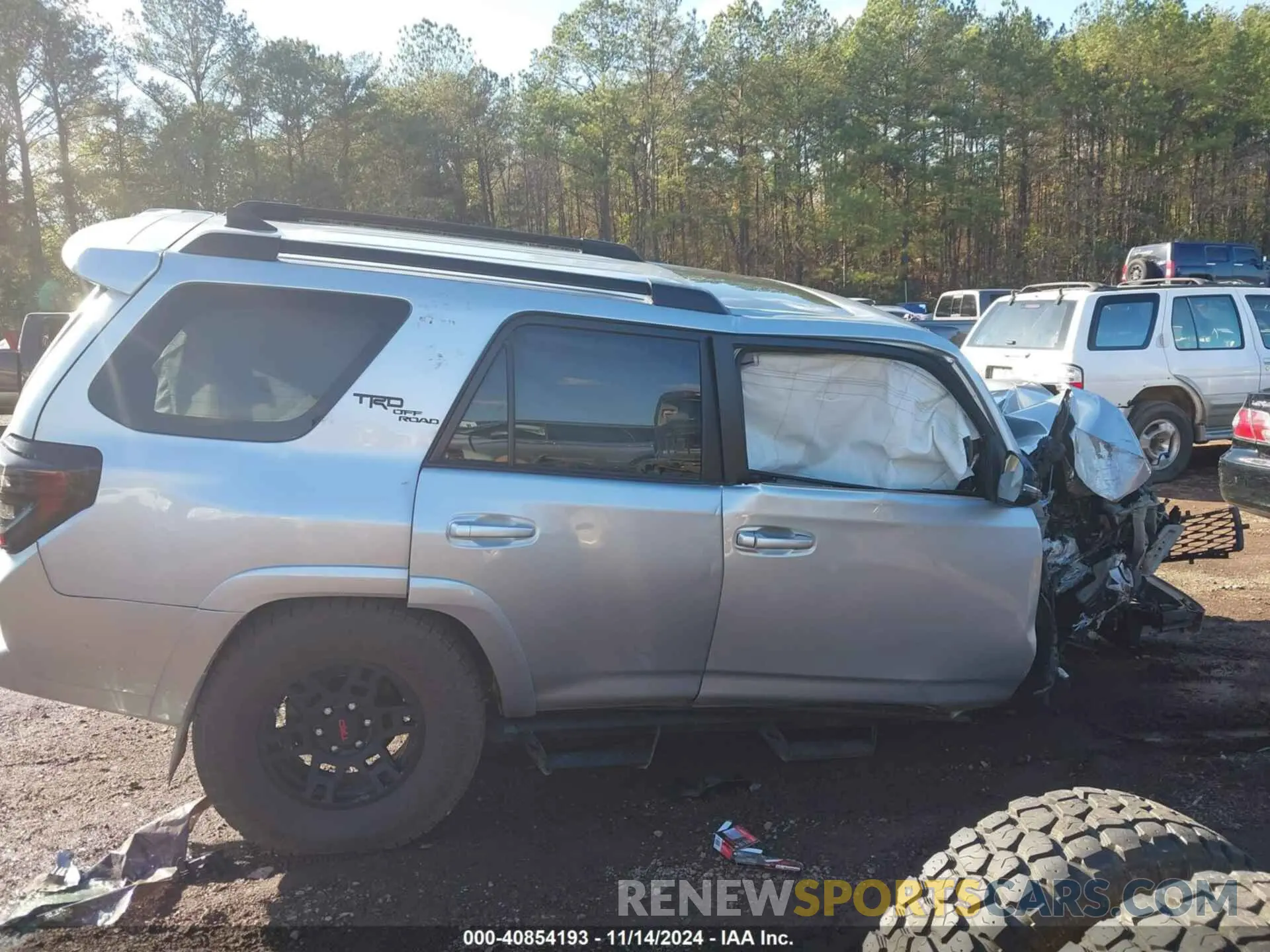 13 fotografías del automóvil dañado JTERU5JR0M5919622 TOYOTA 4RUNNER 2021