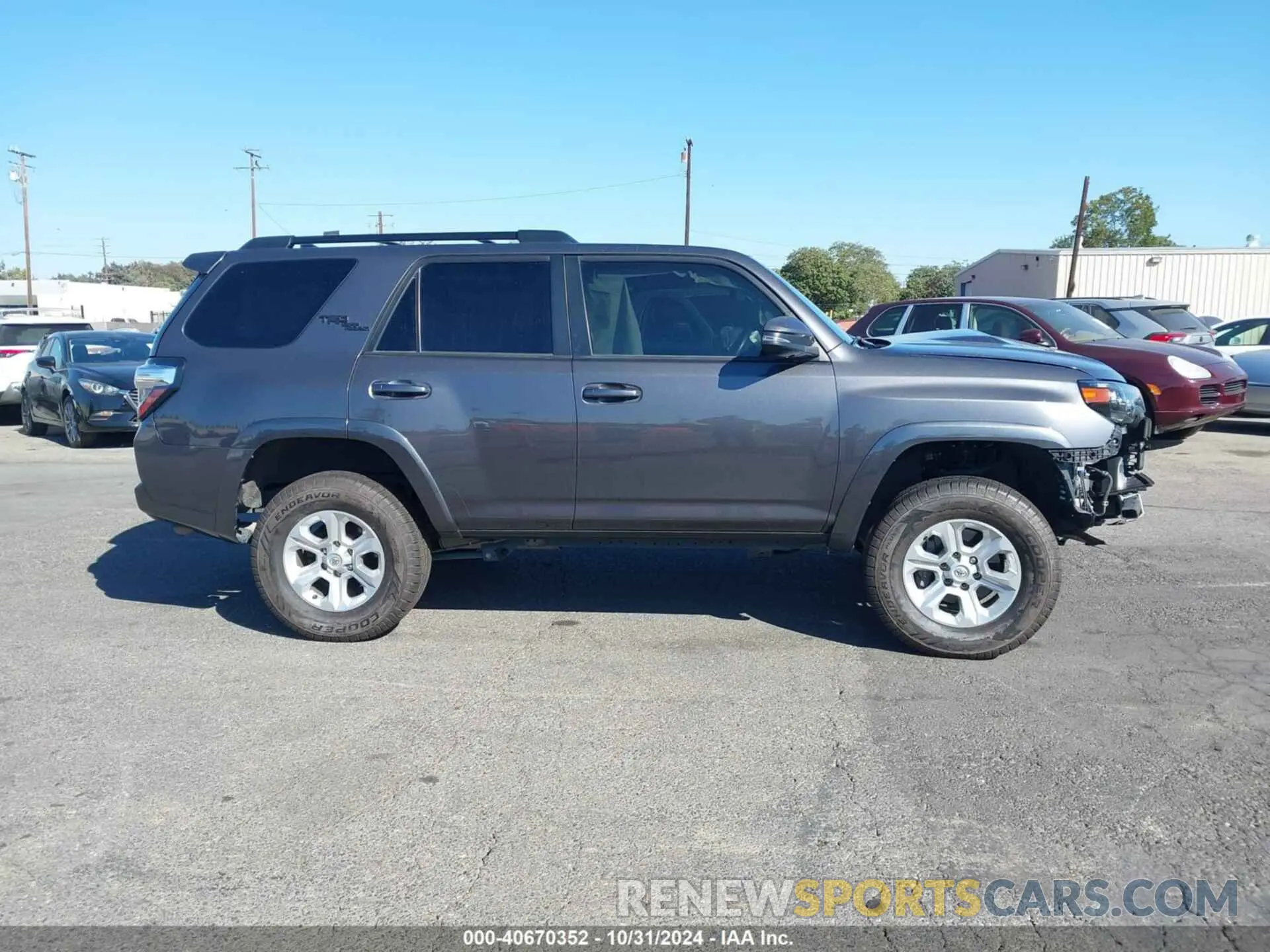 13 fotografías del automóvil dañado JTERU5JR0M5932726 TOYOTA 4RUNNER 2021