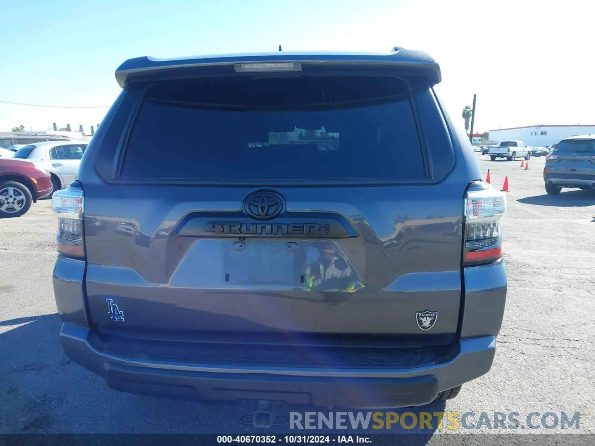 16 fotografías del automóvil dañado JTERU5JR0M5932726 TOYOTA 4RUNNER 2021