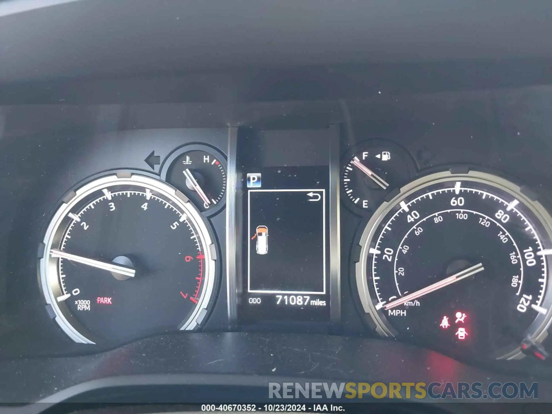 7 fotografías del automóvil dañado JTERU5JR0M5932726 TOYOTA 4RUNNER 2021