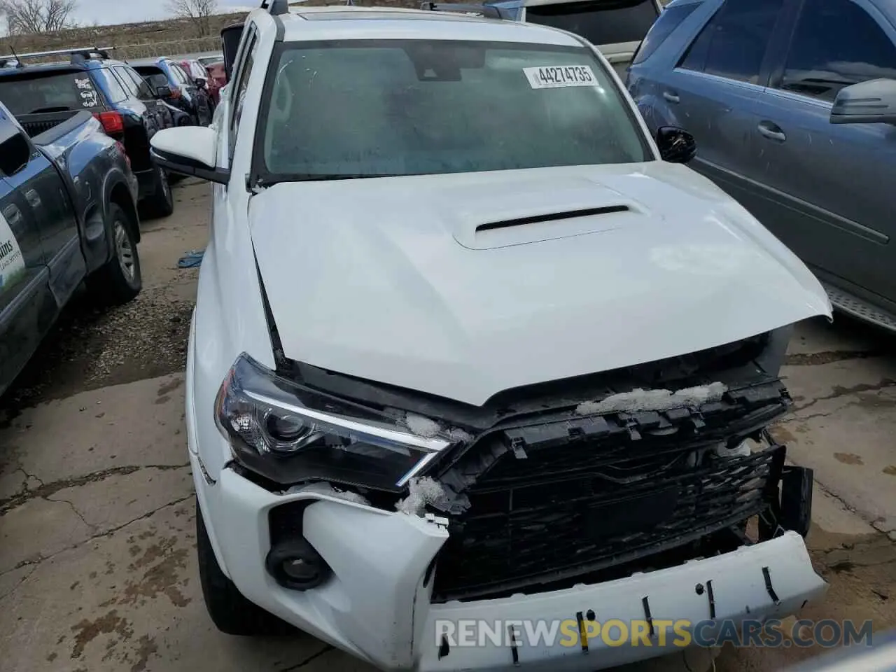 5 fotografías del automóvil dañado JTERU5JR1M5937871 TOYOTA 4RUNNER 2021