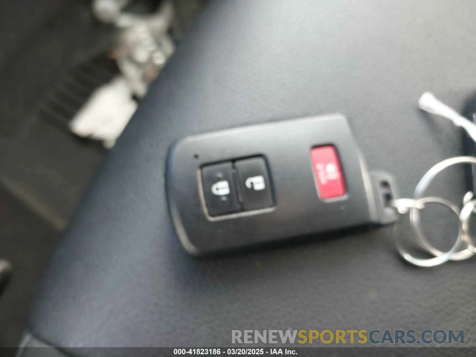11 fotografías del automóvil dañado JTERU5JR1M5970644 TOYOTA 4RUNNER 2021