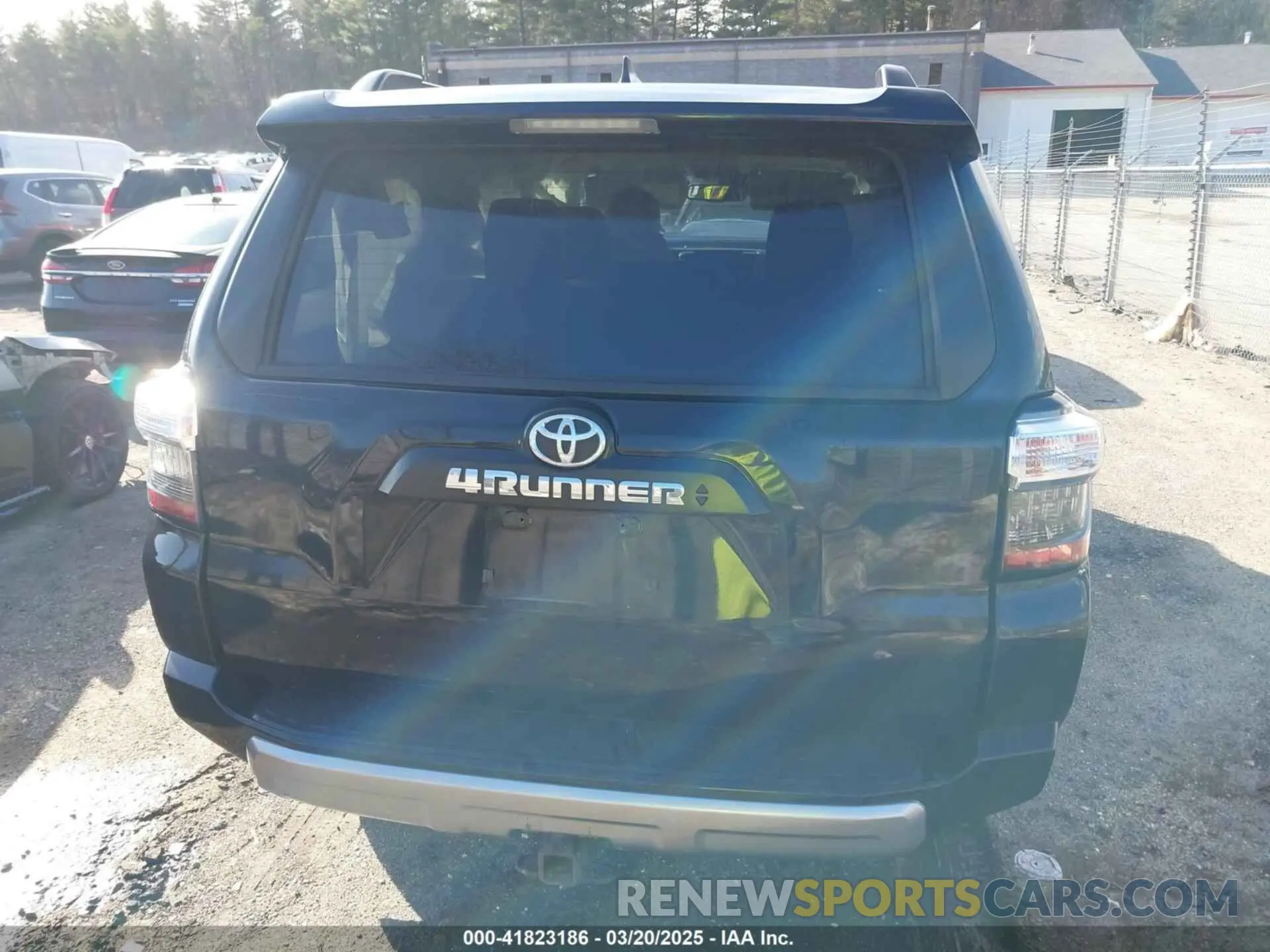 16 fotografías del automóvil dañado JTERU5JR1M5970644 TOYOTA 4RUNNER 2021