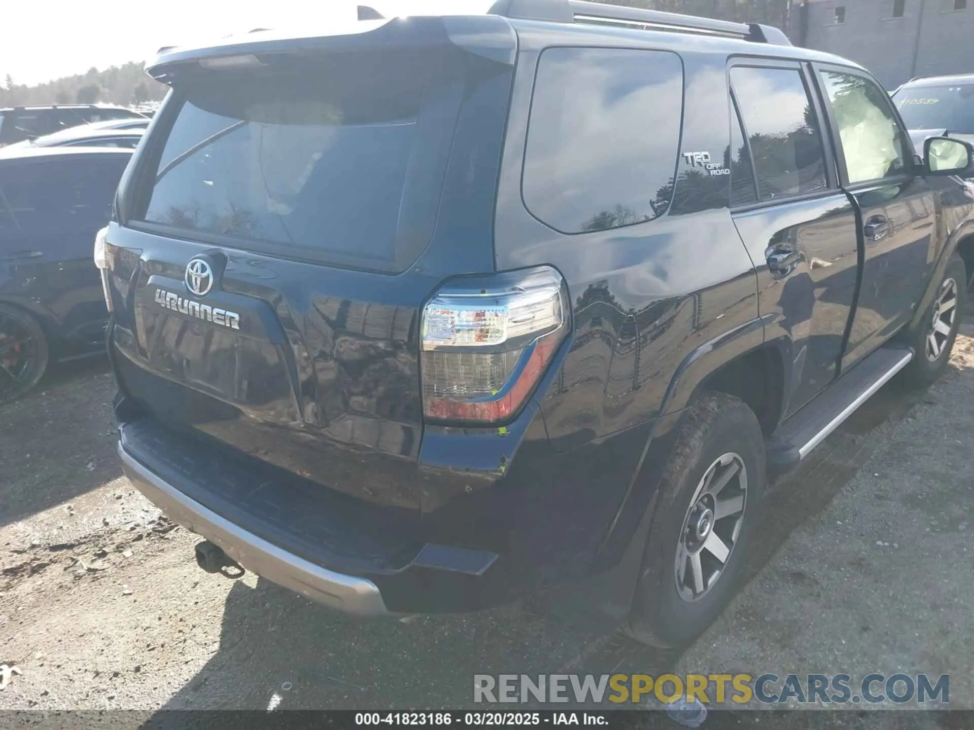 4 fotografías del automóvil dañado JTERU5JR1M5970644 TOYOTA 4RUNNER 2021