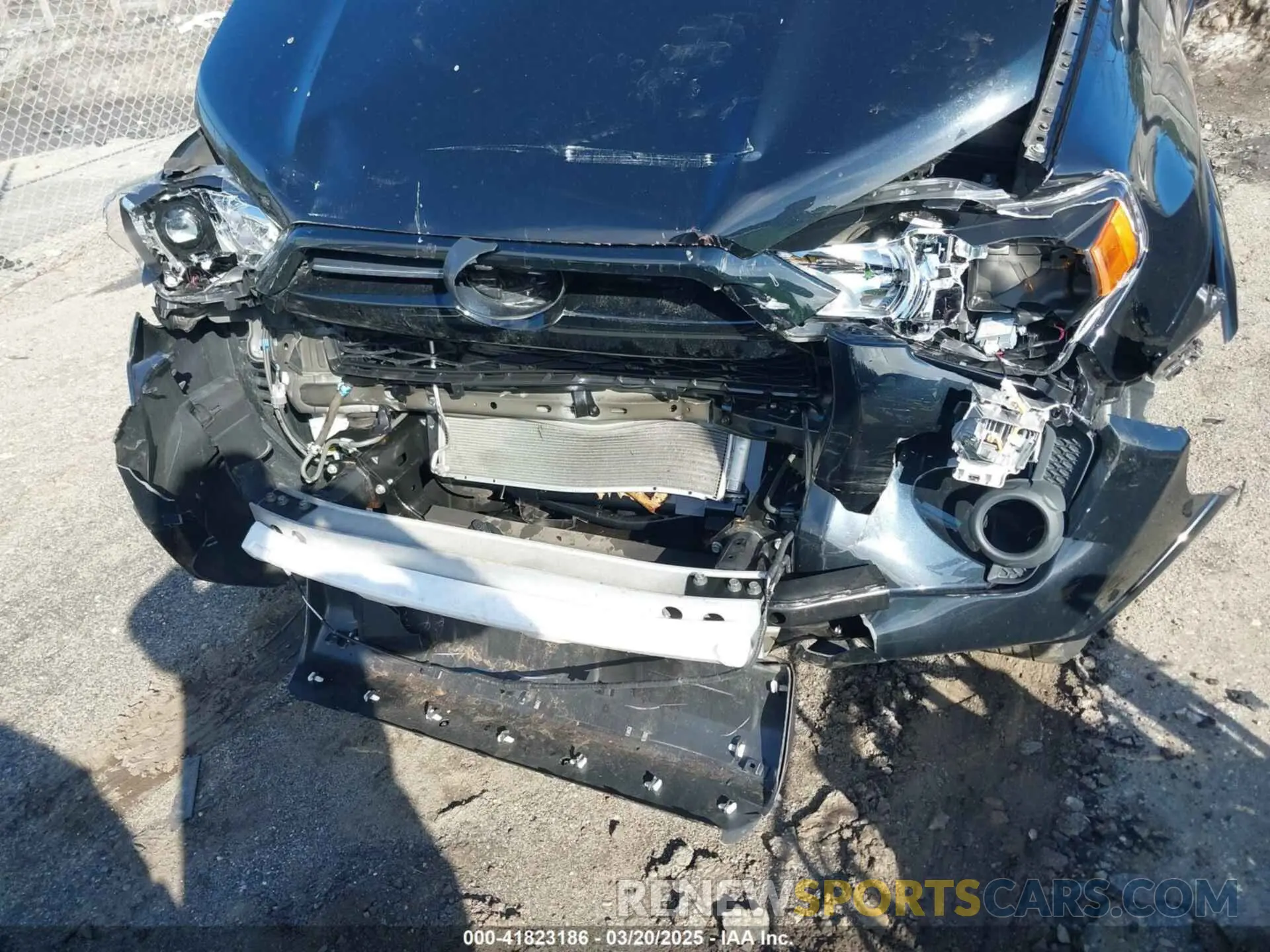 6 fotografías del automóvil dañado JTERU5JR1M5970644 TOYOTA 4RUNNER 2021