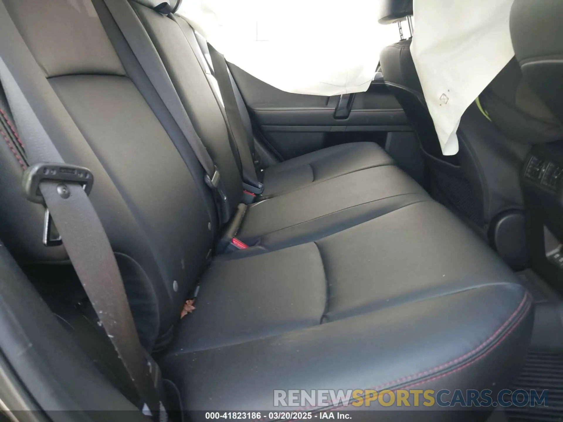 8 fotografías del automóvil dañado JTERU5JR1M5970644 TOYOTA 4RUNNER 2021
