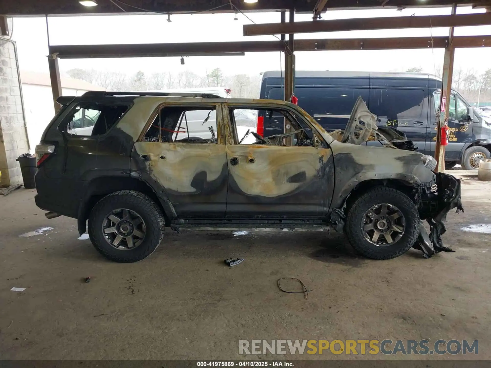 13 fotografías del automóvil dañado JTERU5JR3M5844835 TOYOTA 4RUNNER 2021