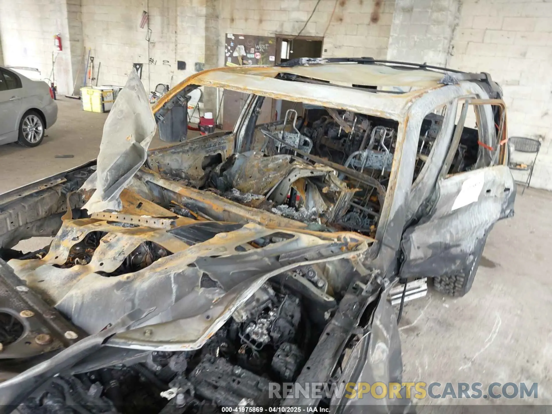 17 fotografías del automóvil dañado JTERU5JR3M5844835 TOYOTA 4RUNNER 2021