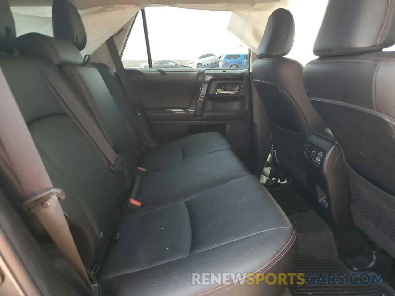 11 fotografías del automóvil dañado JTERU5JR3M5866141 TOYOTA 4RUNNER 2021
