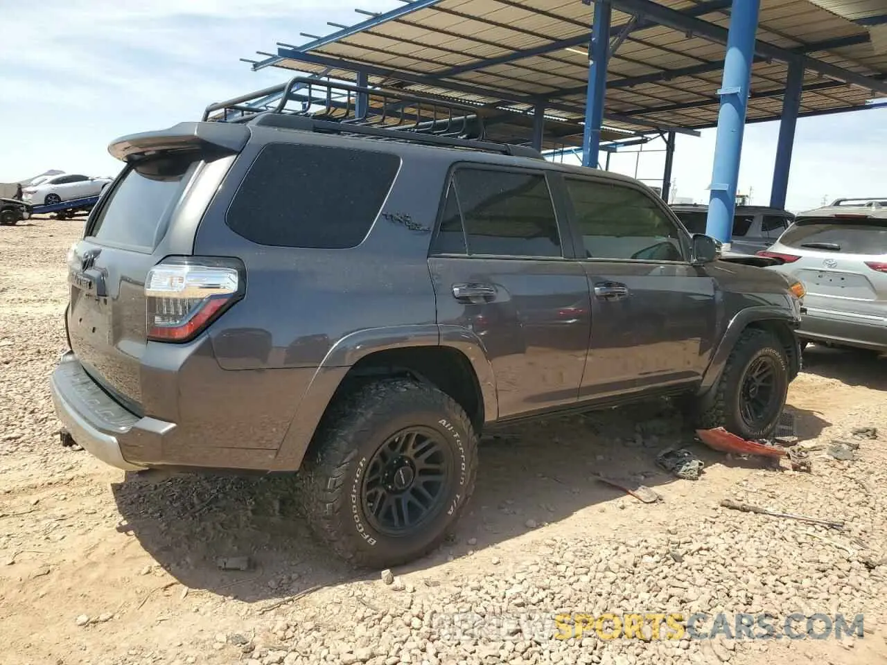 3 fotografías del automóvil dañado JTERU5JR3M5866141 TOYOTA 4RUNNER 2021
