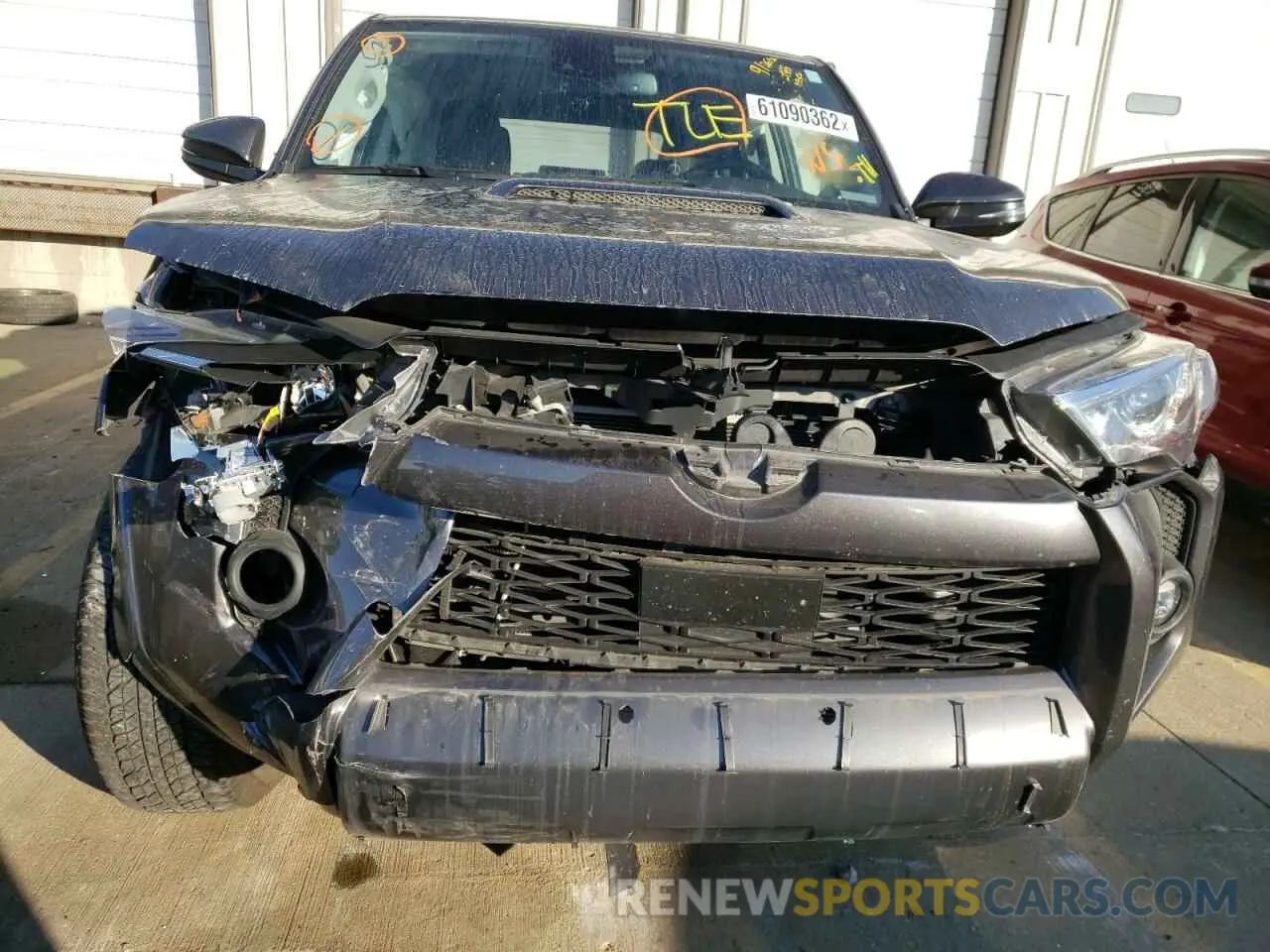 9 fotografías del automóvil dañado JTERU5JR4M5846500 TOYOTA 4RUNNER 2021
