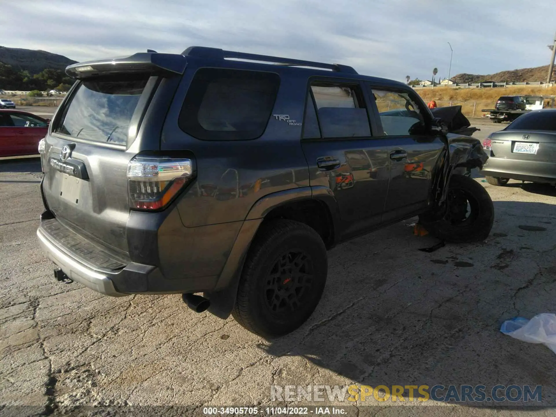 4 fotografías del automóvil dañado JTERU5JR4M5860607 TOYOTA 4RUNNER 2021
