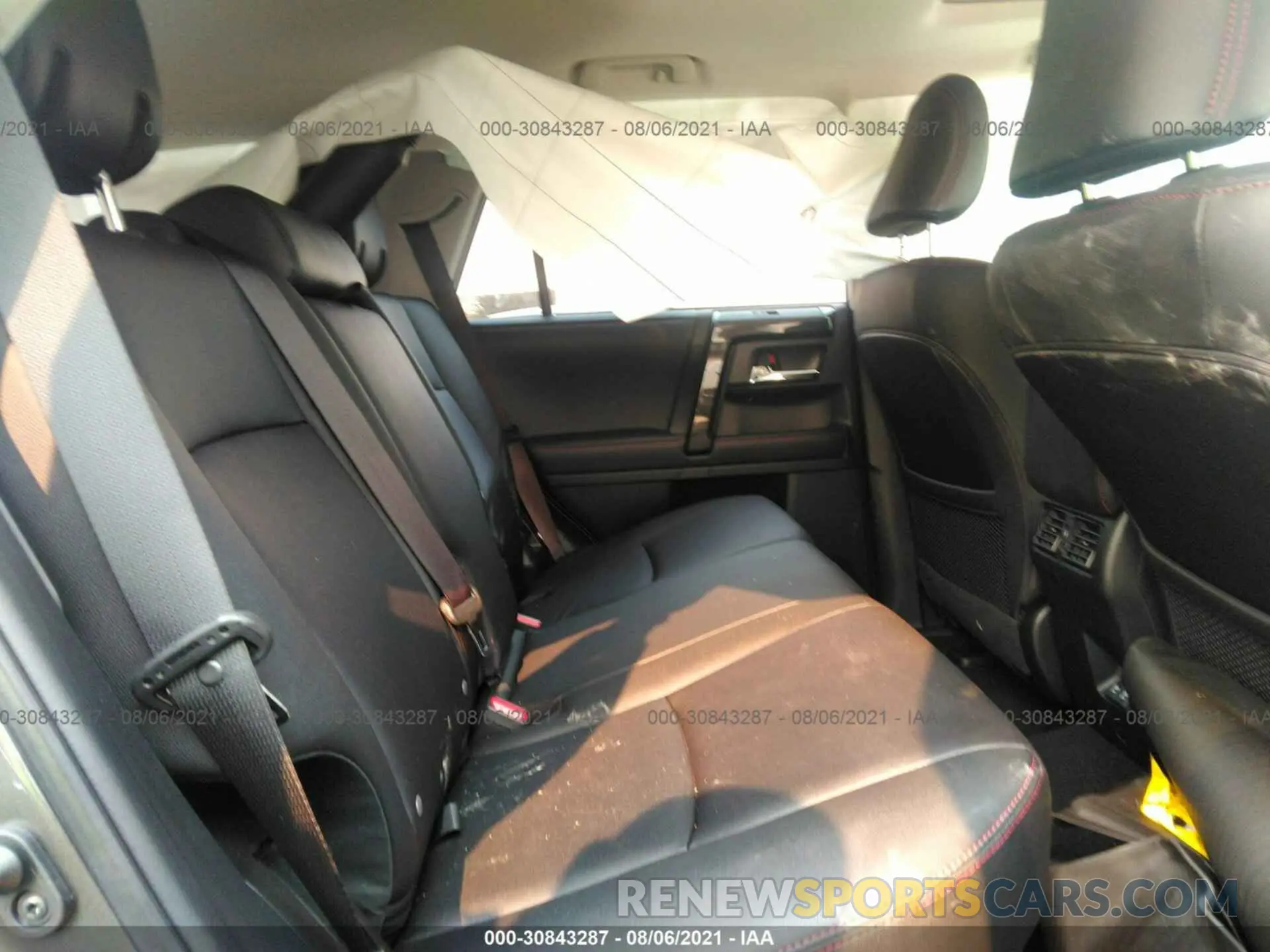 8 fotografías del automóvil dañado JTERU5JR4M5935791 TOYOTA 4RUNNER 2021