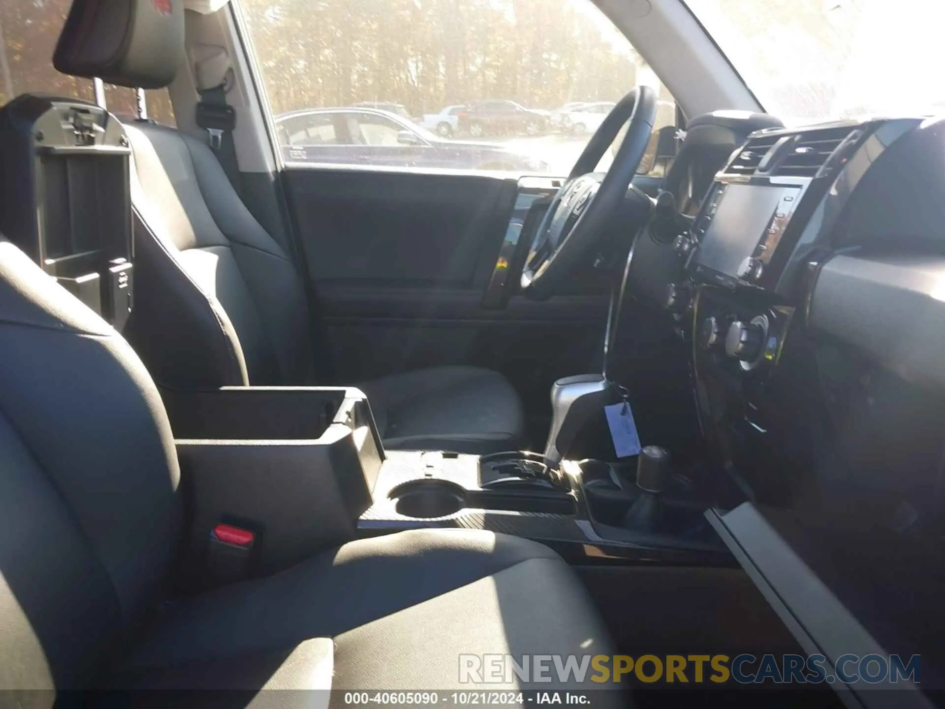 5 fotografías del automóvil dañado JTERU5JR4M5961095 TOYOTA 4RUNNER 2021