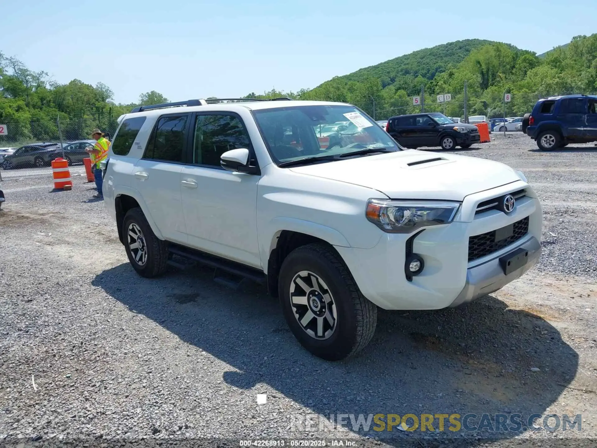 1 fotografías del automóvil dañado JTERU5JR5M5903979 TOYOTA 4RUNNER 2021