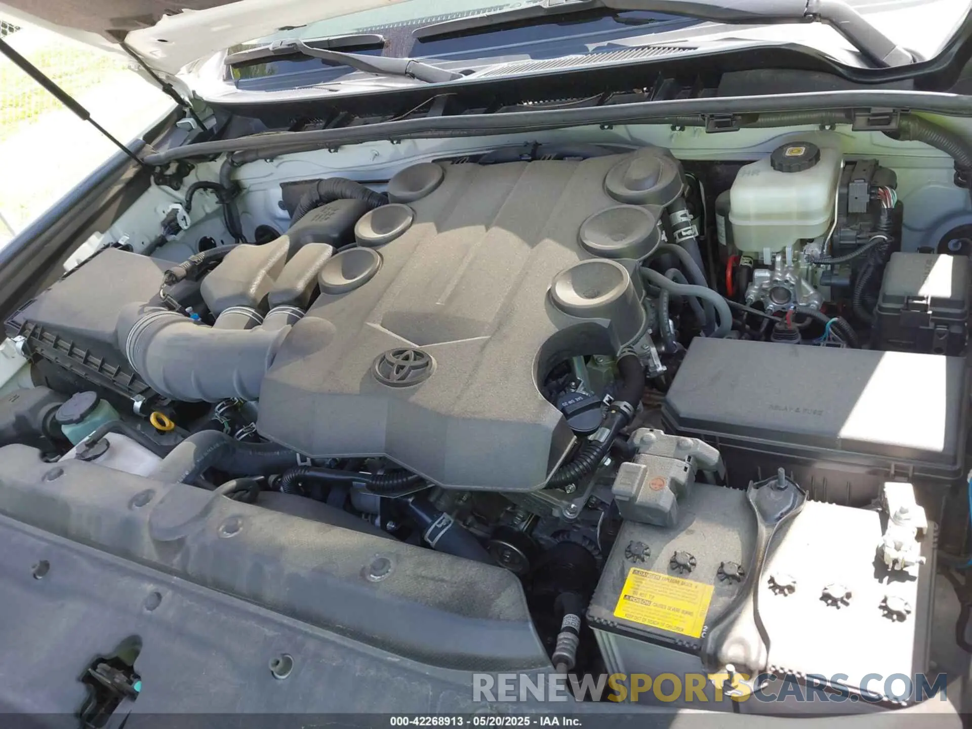 10 fotografías del automóvil dañado JTERU5JR5M5903979 TOYOTA 4RUNNER 2021