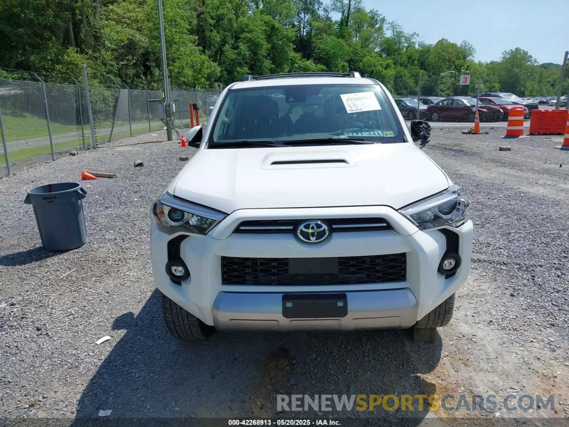 12 fotografías del automóvil dañado JTERU5JR5M5903979 TOYOTA 4RUNNER 2021