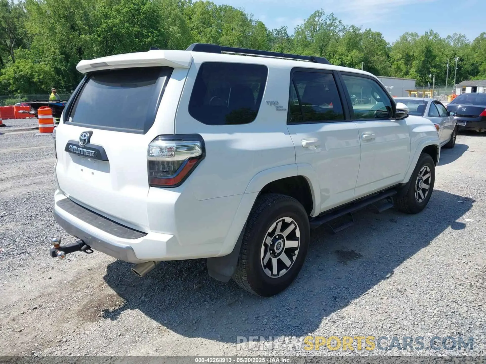 4 fotografías del automóvil dañado JTERU5JR5M5903979 TOYOTA 4RUNNER 2021