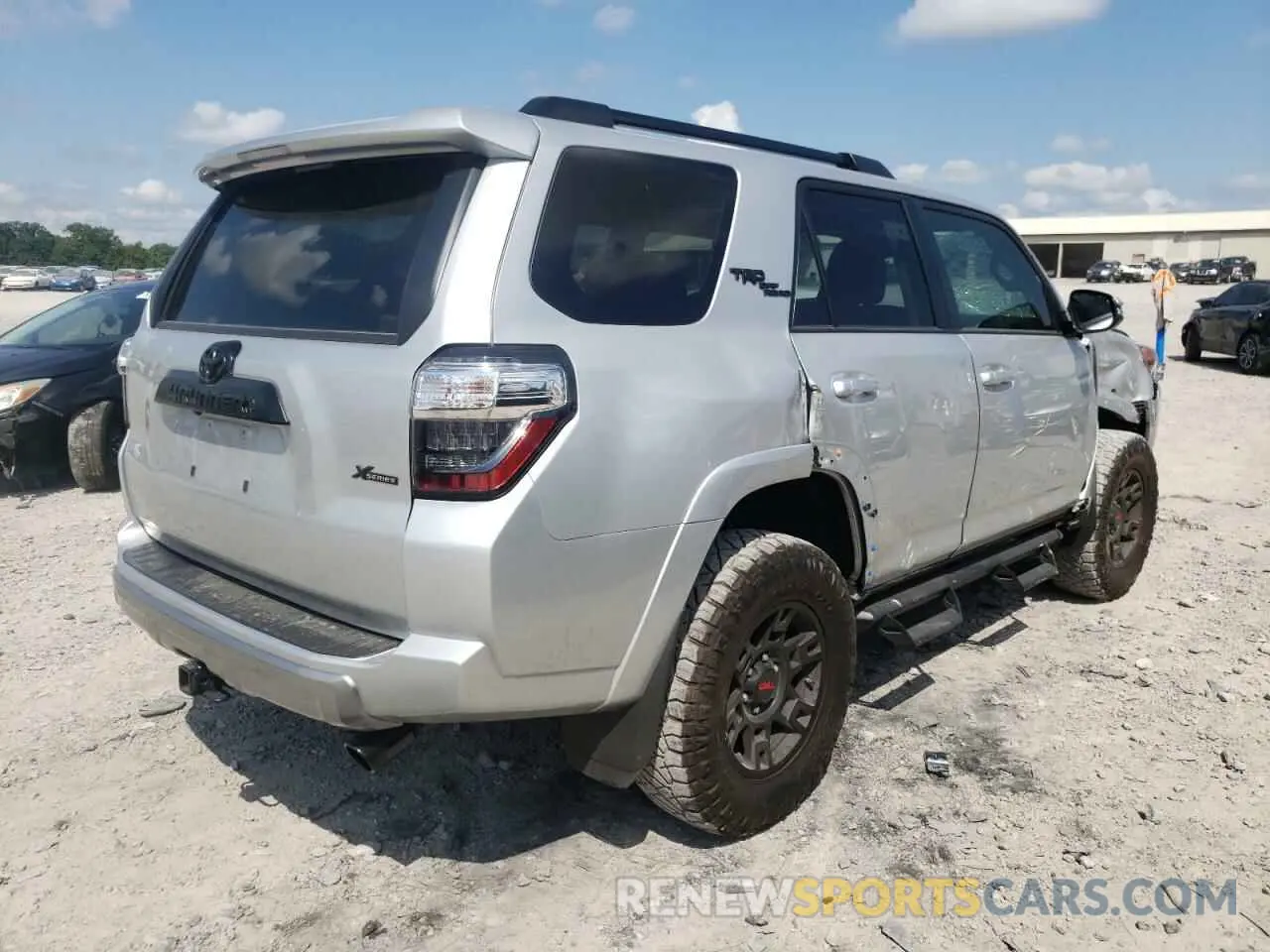 4 fotografías del automóvil dañado JTERU5JR5M5926517 TOYOTA 4RUNNER 2021