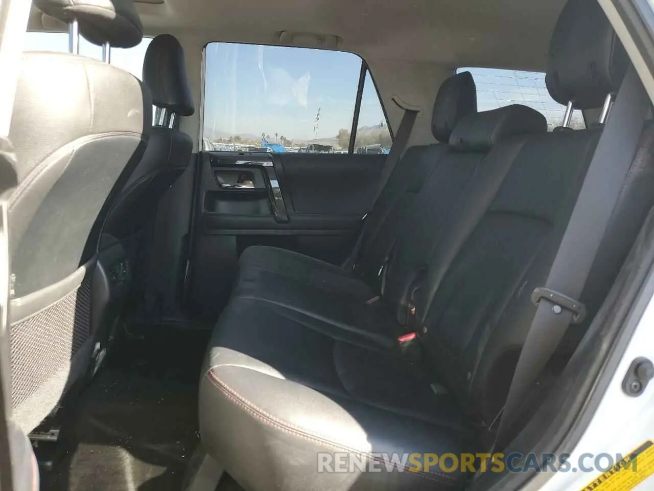 11 fotografías del automóvil dañado JTERU5JR6M5923142 TOYOTA 4RUNNER 2021