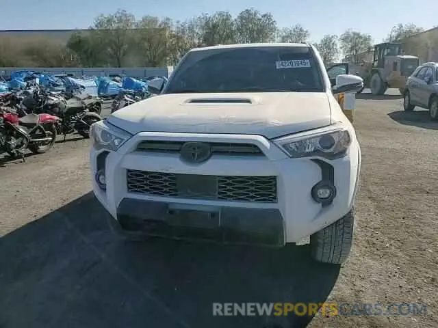 12 fotografías del automóvil dañado JTERU5JR6M5923142 TOYOTA 4RUNNER 2021