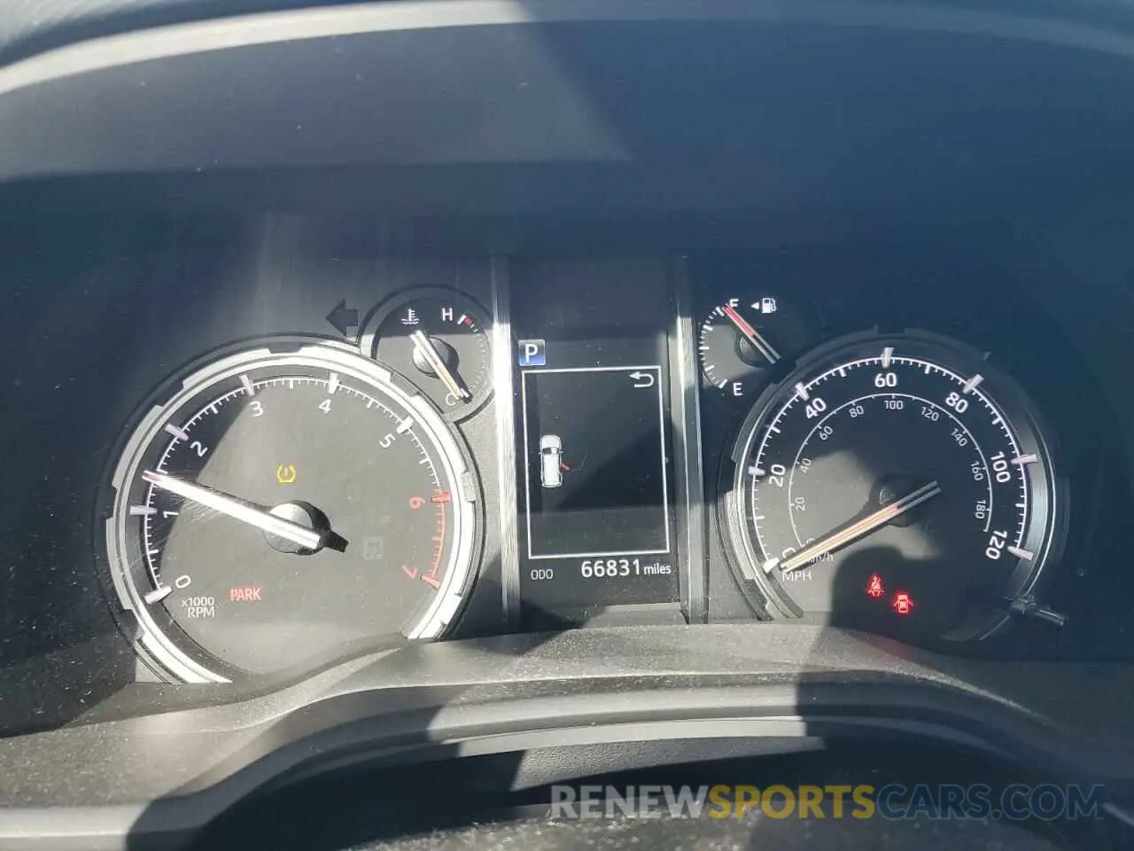 9 fotografías del automóvil dañado JTERU5JR6M5923142 TOYOTA 4RUNNER 2021