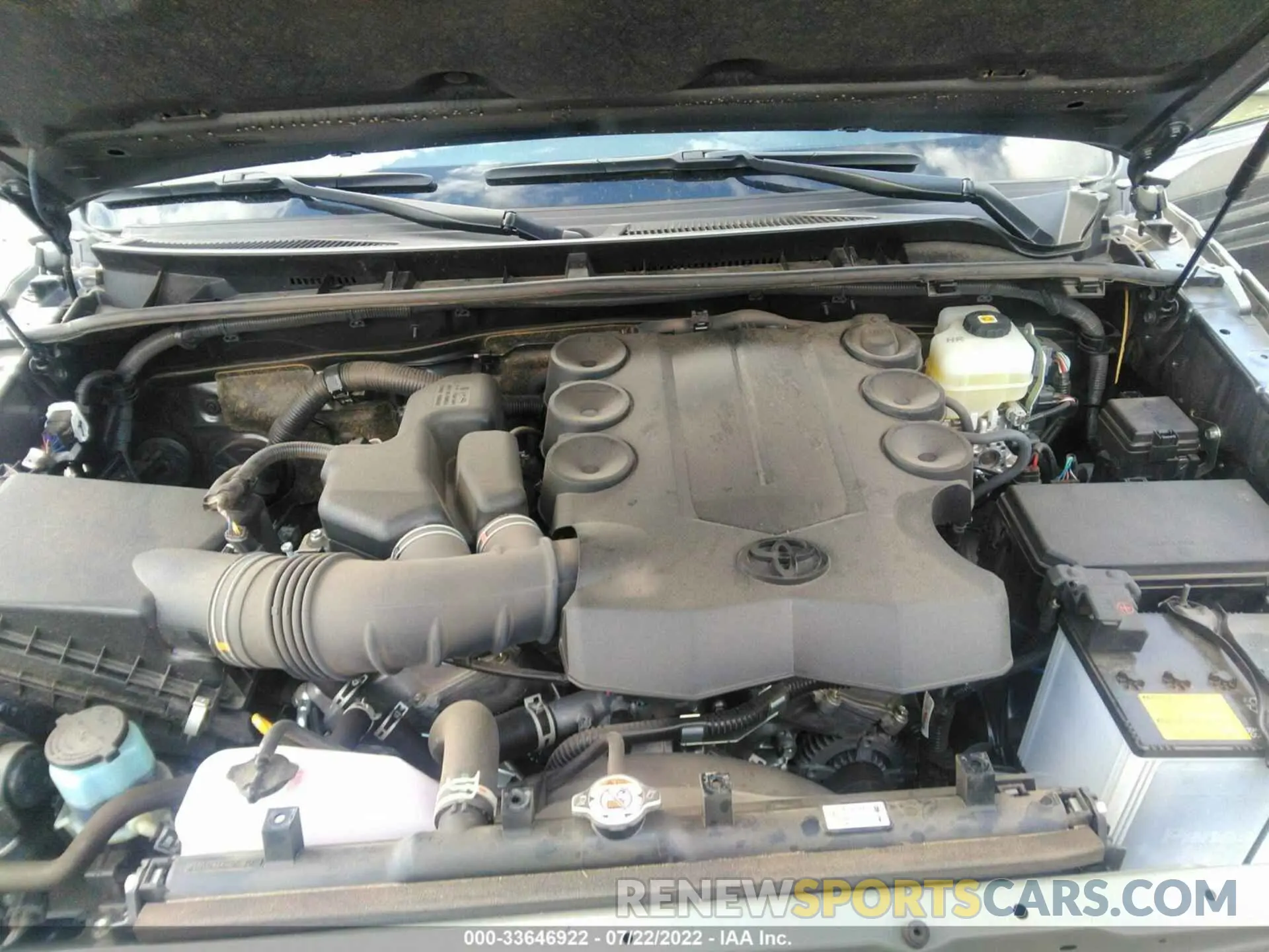 10 fotografías del automóvil dañado JTERU5JR6M5944248 TOYOTA 4RUNNER 2021