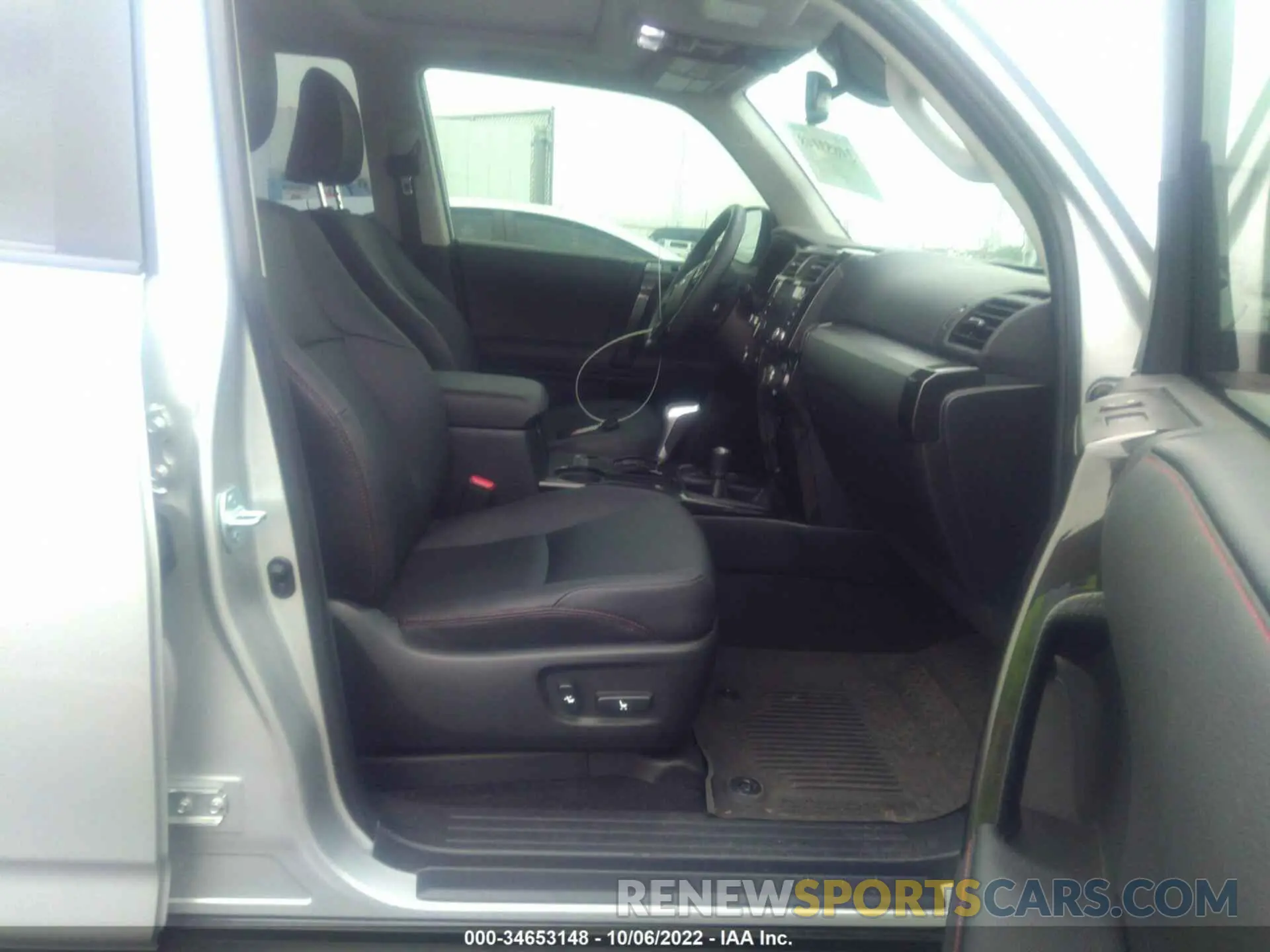 5 fotografías del automóvil dañado JTERU5JR7M5939530 TOYOTA 4RUNNER 2021