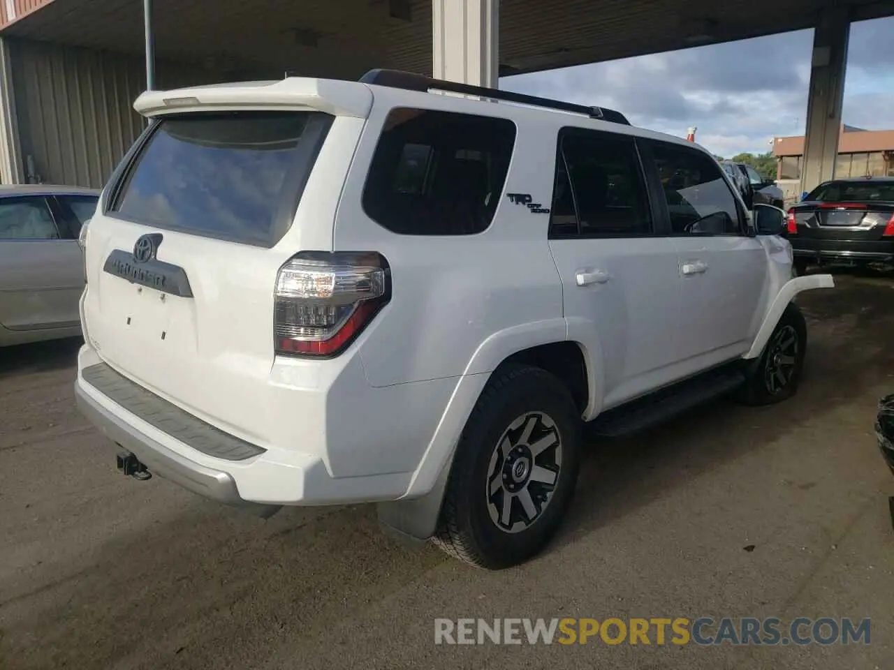 4 fotografías del automóvil dañado JTERU5JR8M5878401 TOYOTA 4RUNNER 2021