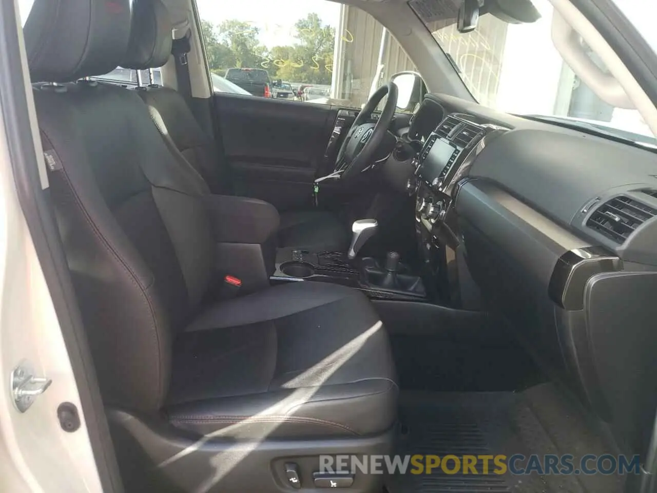 5 fotografías del automóvil dañado JTERU5JR8M5878401 TOYOTA 4RUNNER 2021