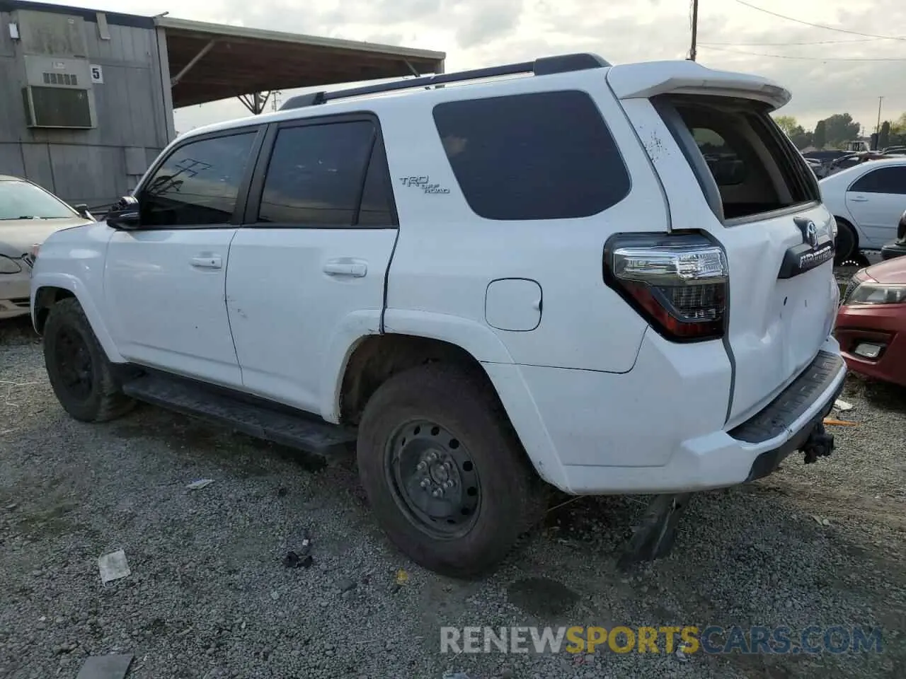 2 fotografías del automóvil dañado JTERU5JR8M5913227 TOYOTA 4RUNNER 2021