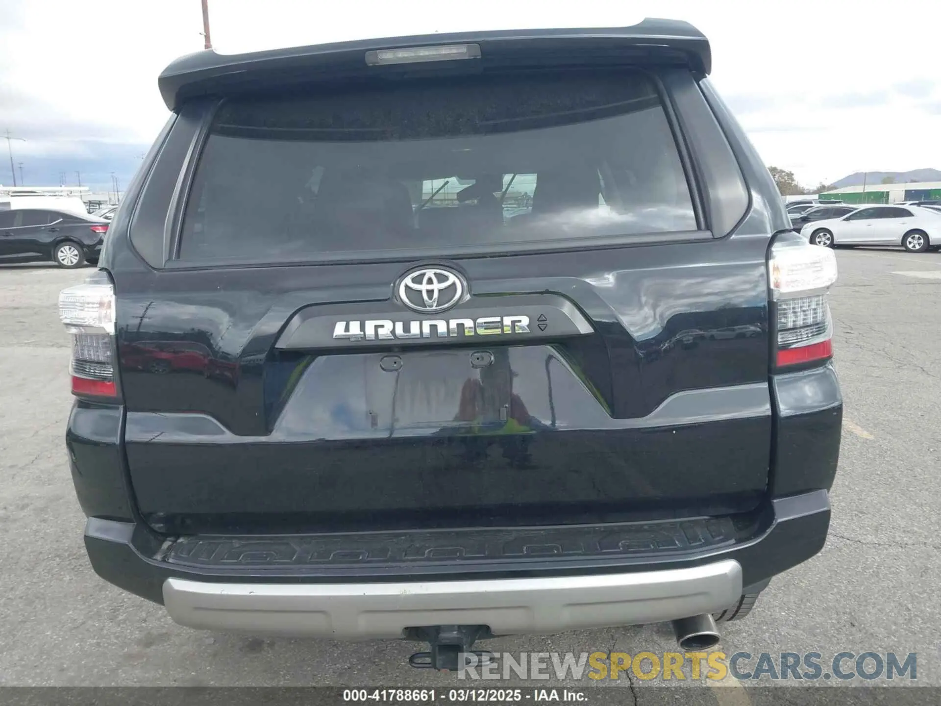 16 fotografías del automóvil dañado JTERU5JRXM5877816 TOYOTA 4RUNNER 2021