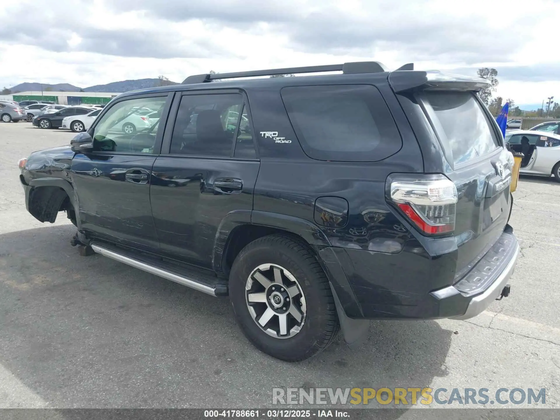 3 fotografías del automóvil dañado JTERU5JRXM5877816 TOYOTA 4RUNNER 2021