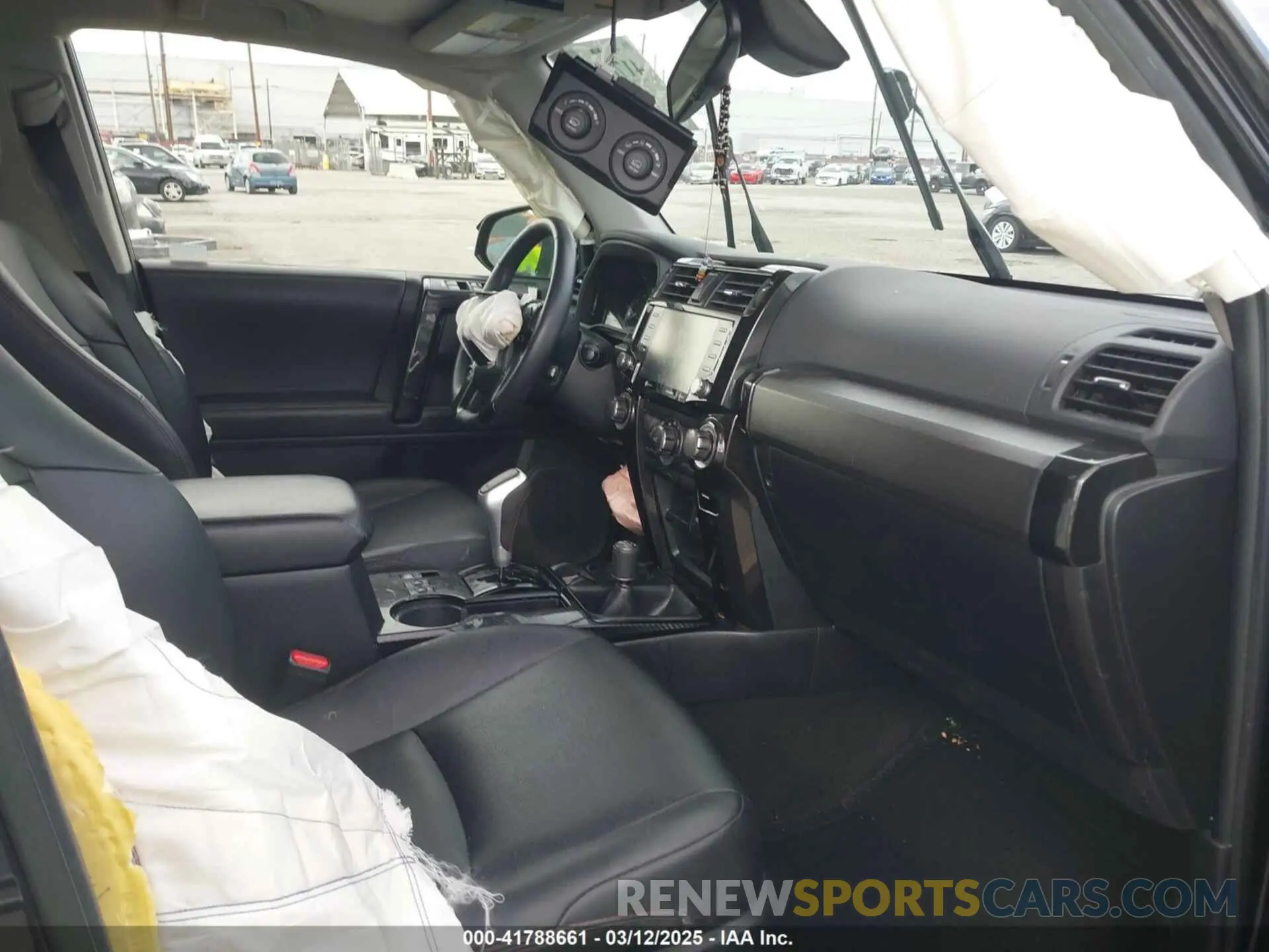 5 fotografías del automóvil dañado JTERU5JRXM5877816 TOYOTA 4RUNNER 2021