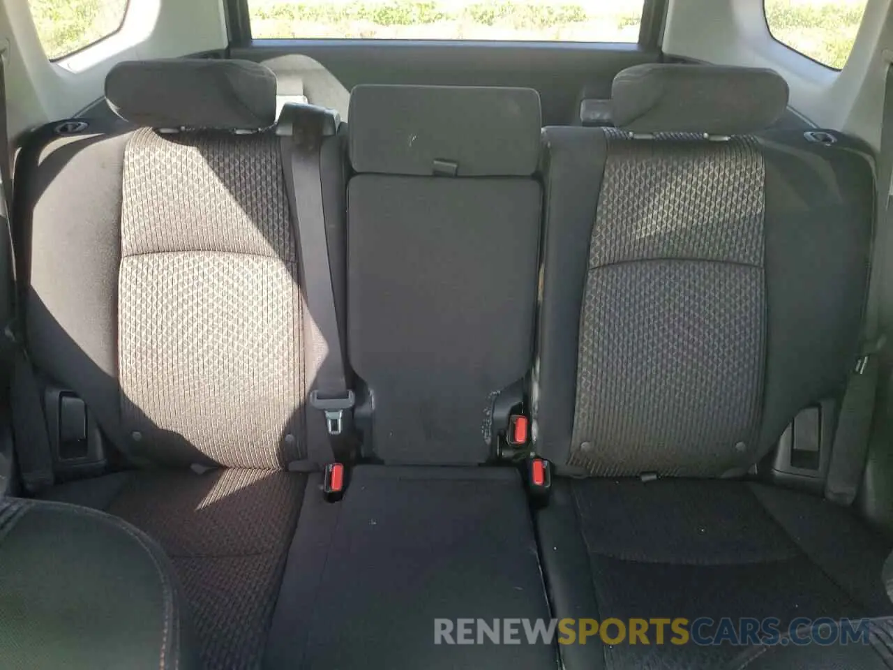 10 fotografías del automóvil dañado JTEZU5JR6M5234959 TOYOTA 4RUNNER 2021