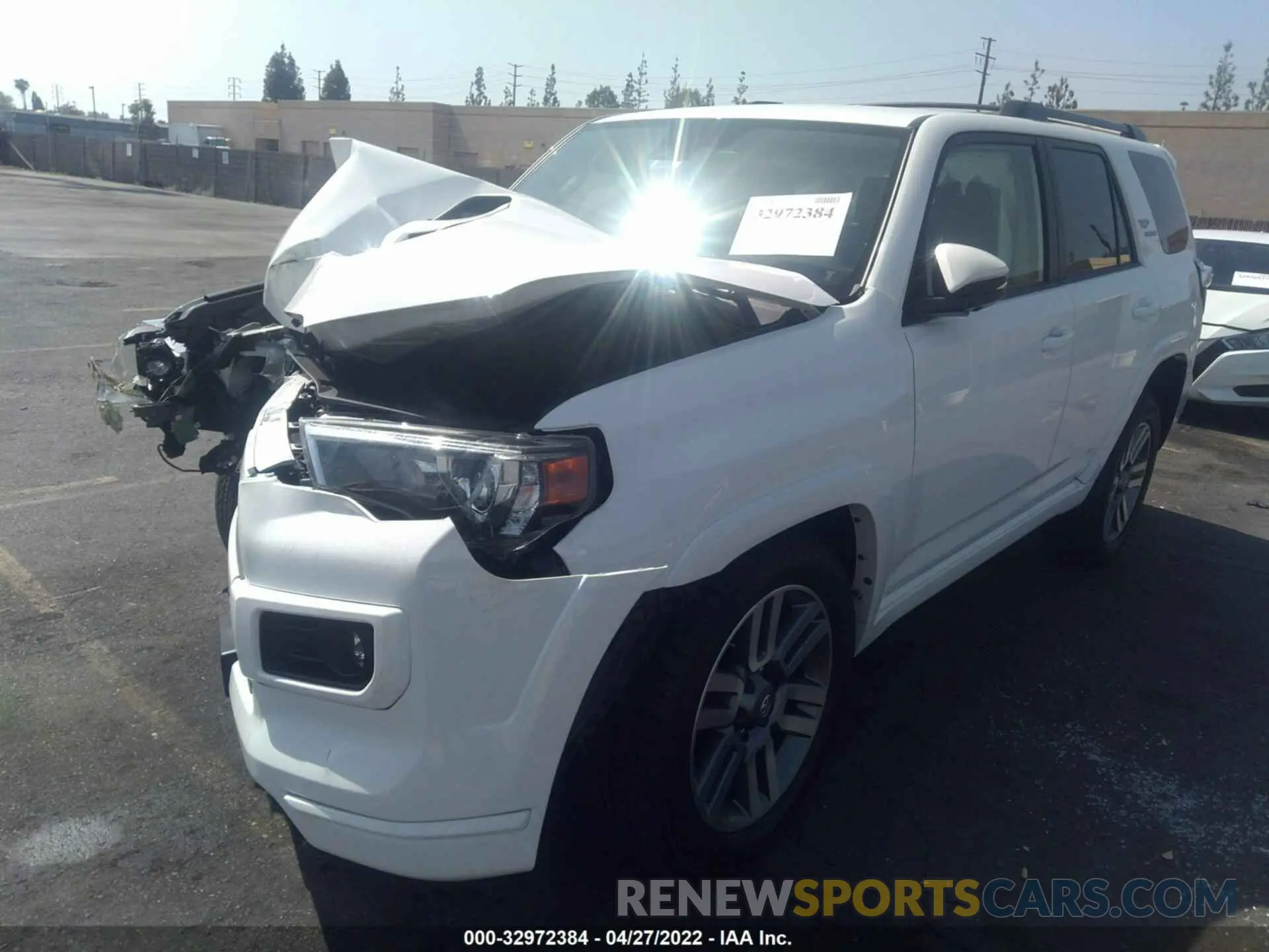 2 fotografías del automóvil dañado JTEAU5JR3N5257579 TOYOTA 4RUNNER 2022