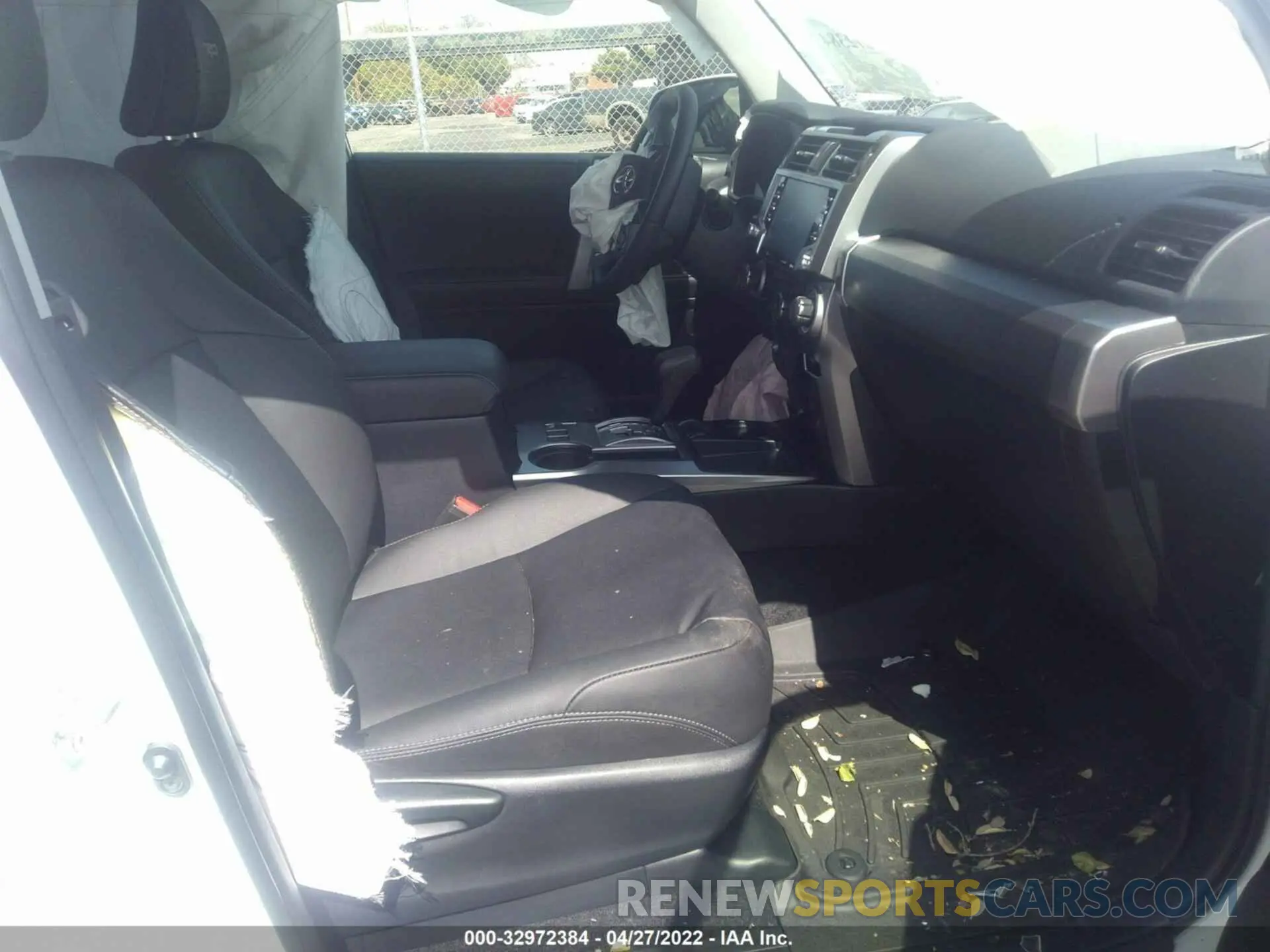 5 fotografías del automóvil dañado JTEAU5JR3N5257579 TOYOTA 4RUNNER 2022
