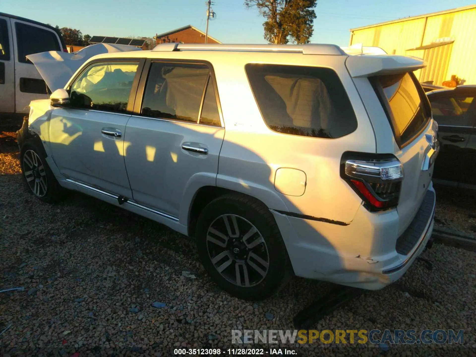 3 fotografías del automóvil dañado JTEDU5JR1N5263040 TOYOTA 4RUNNER 2022