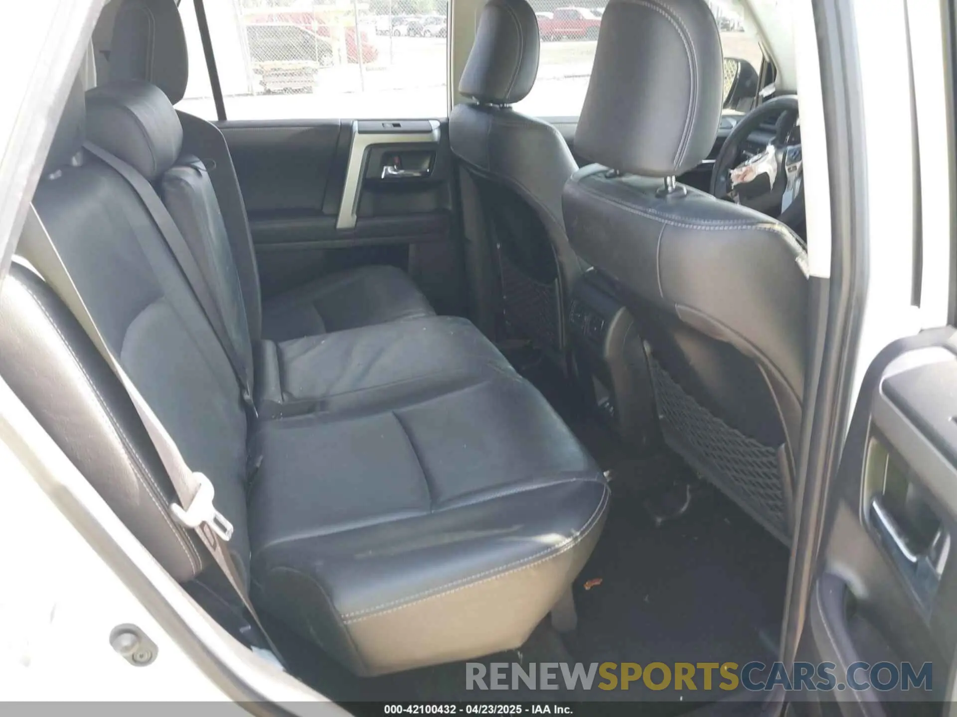 8 fotografías del automóvil dañado JTEDU5JR9N5265778 TOYOTA 4RUNNER 2022